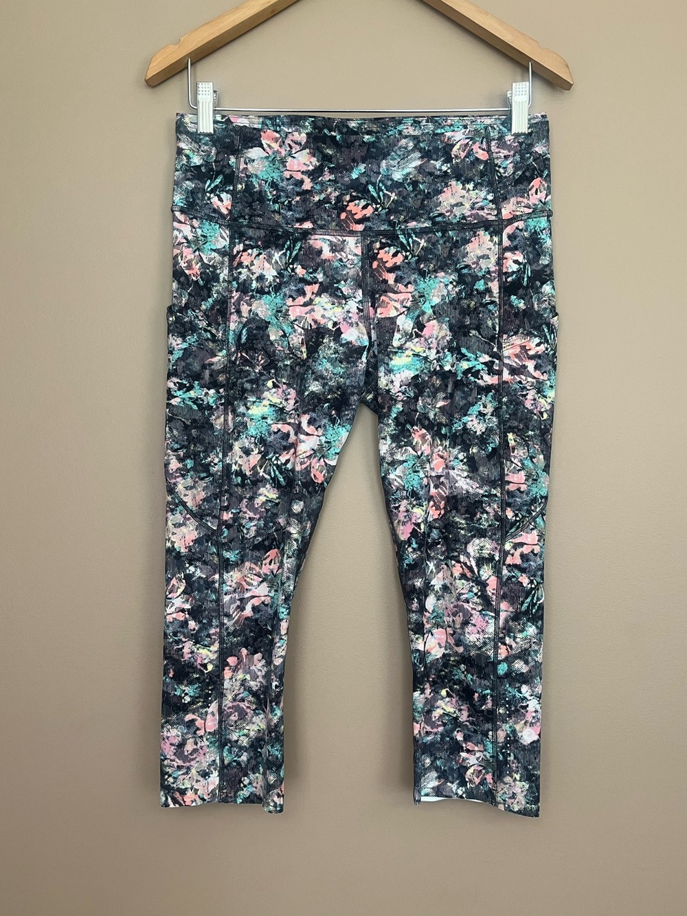 {Lululemon} Fast & Free Crop II Nulux 19" Leggings in Dappled Daze Multi - 10